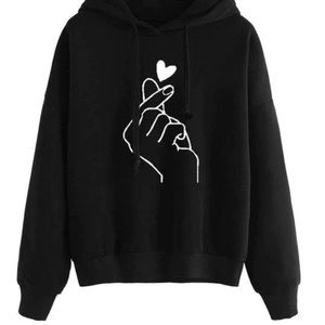 Finger heart pull over hoodie